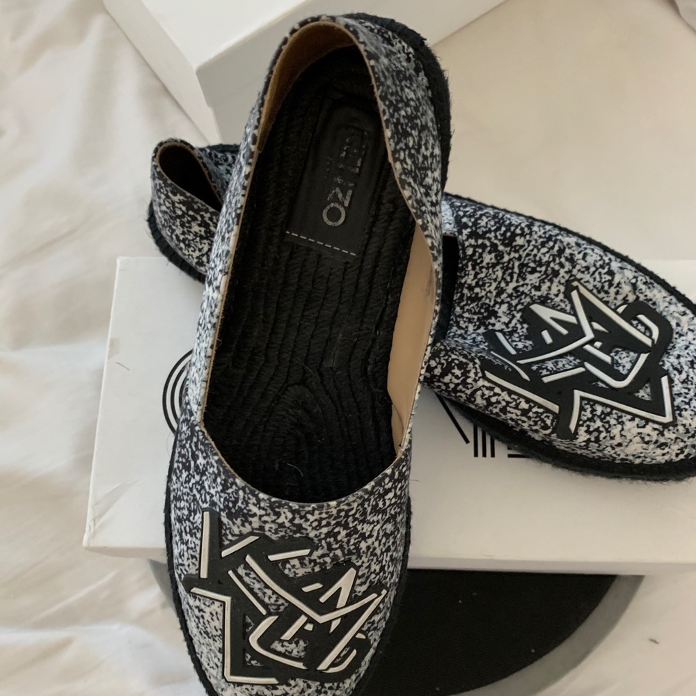 Kenzo espadilles 100% original.  used with box.